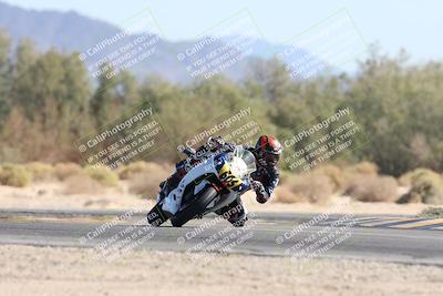 media/Nov-01-2025-CVMA (Sat) [[fc0f7531b8]]/Race 4-500-400-350 Supersport/